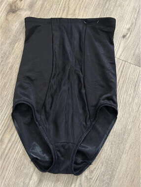 Miraclesuit Shape Away Hi-Waist Brief Womens Small Extra Firm Control Black